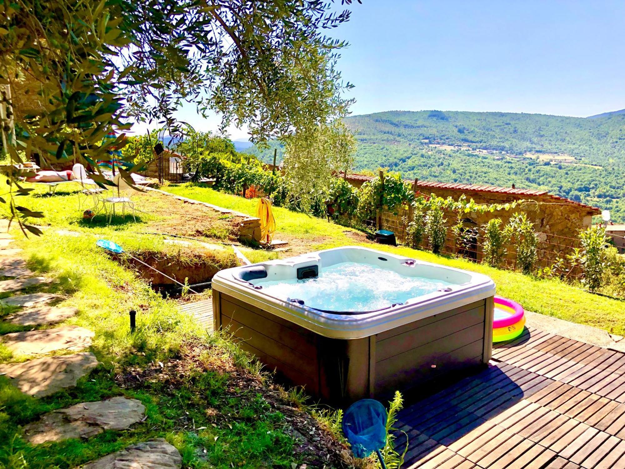 Bio Agriturismo Alba Etrusca Di Cortona - Organic Farmhouse- Appartamento Lavanda-Appartamento Rosmarino - Vasca Idromassaggio Esterna Poggioni Buitenkant foto